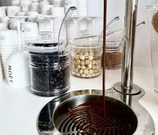 chocolate fountain chocolate fountain SNOW GELATO